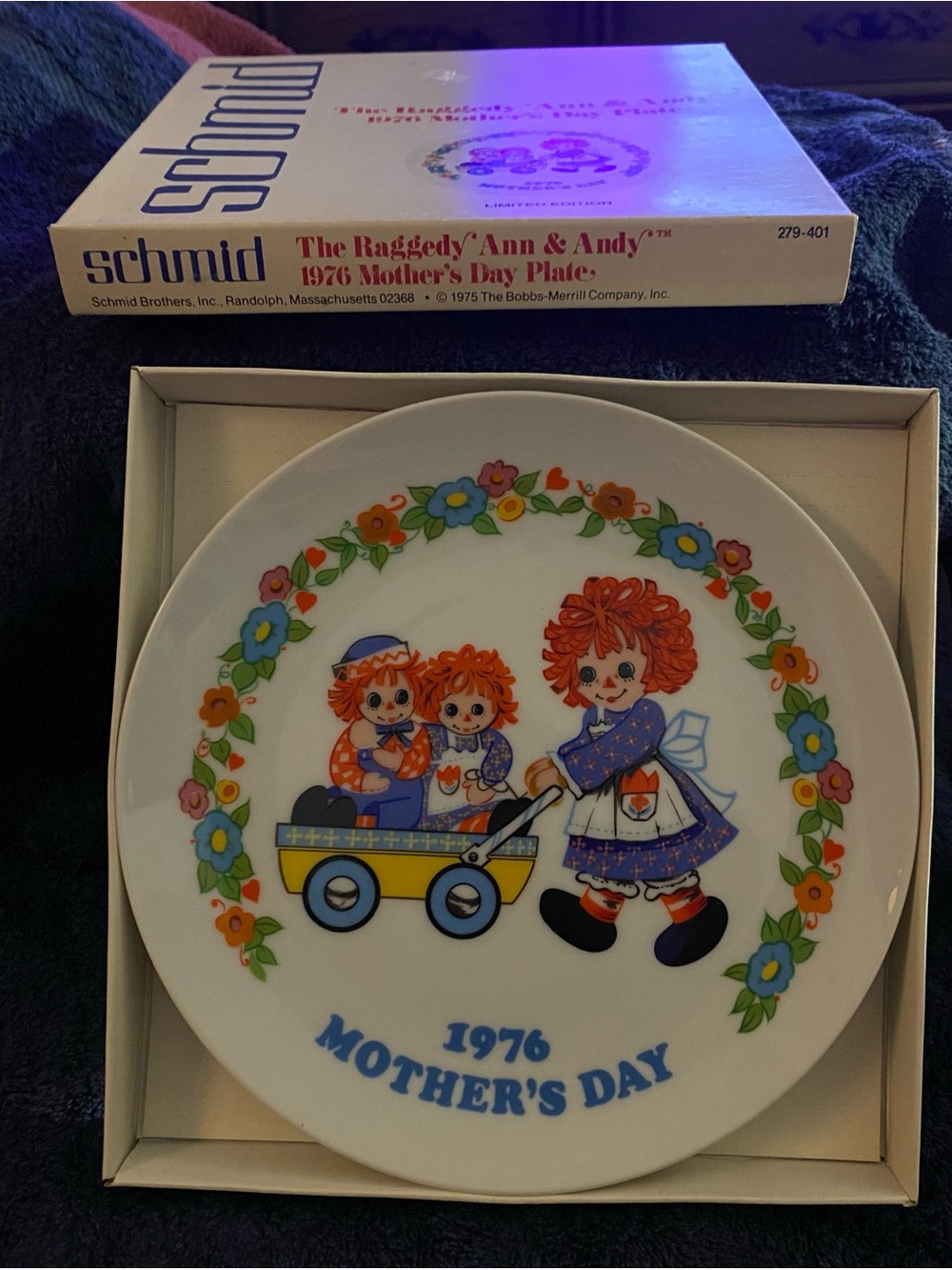 Raggedy Ann & Andy 1976 Mother's Day Decorative Plate - White